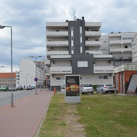 Apartment Viktor,Parking Осиек Номер фото
