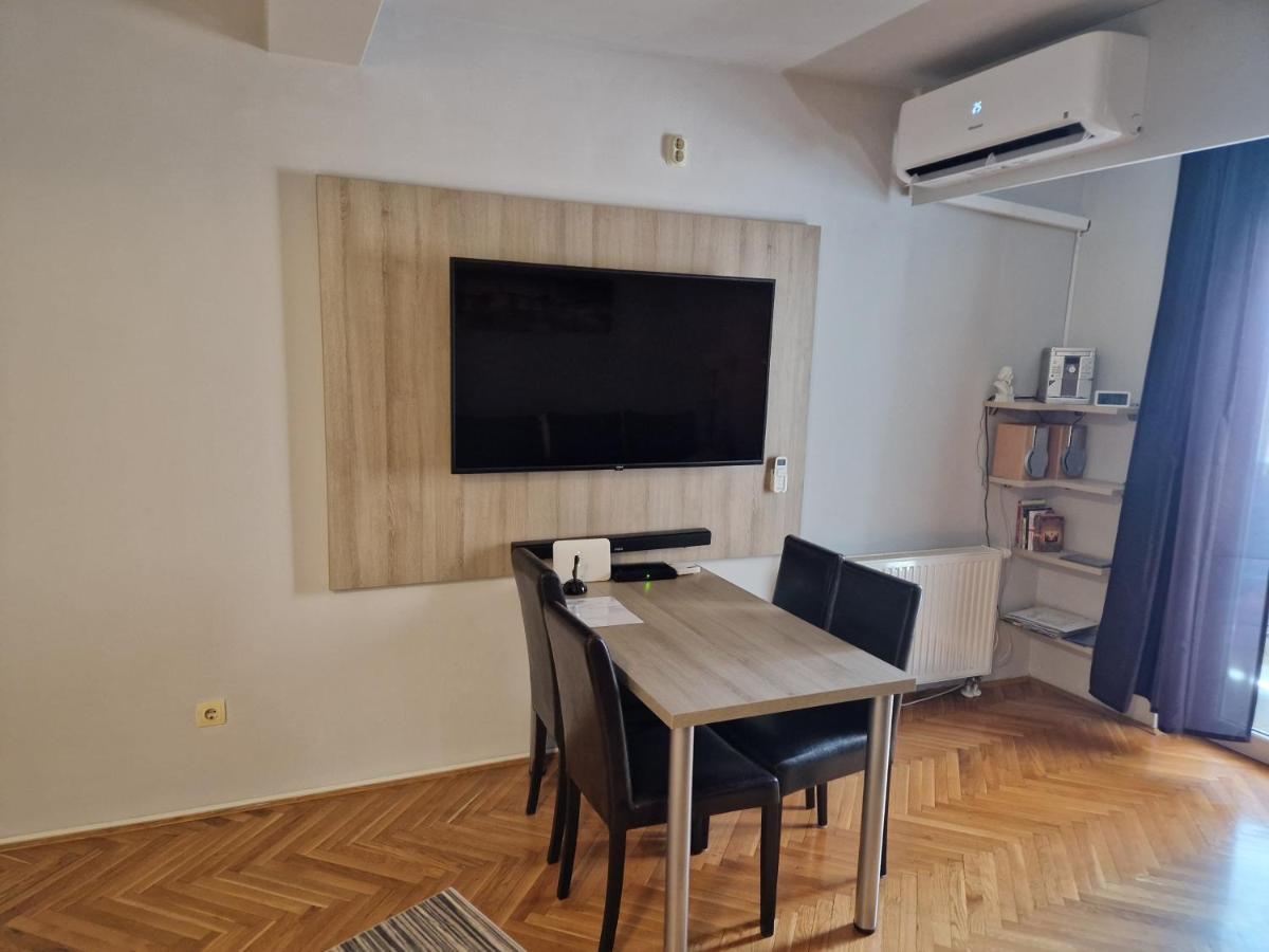 Apartment Viktor,Parking Осиек Экстерьер фото