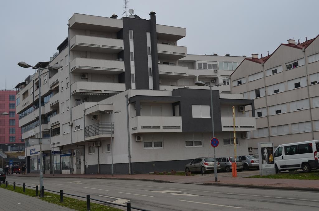 Apartment Viktor,Parking Осиек Номер фото